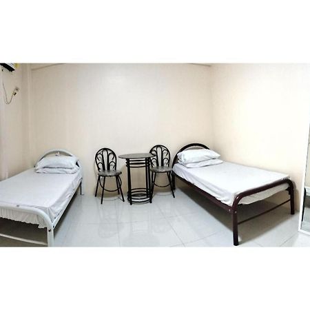 Oyo 800 Ddd Habitat Dormtel Bacolod Hotel Exterior photo
