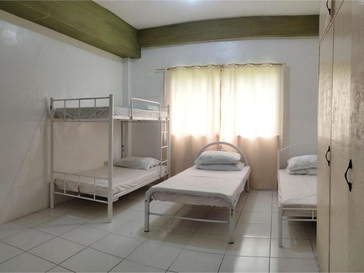 Oyo 800 Ddd Habitat Dormtel Bacolod Hotel Exterior photo