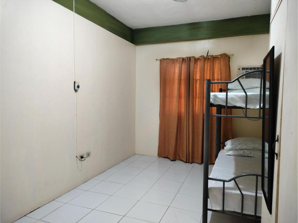 Oyo 800 Ddd Habitat Dormtel Bacolod Hotel Exterior photo