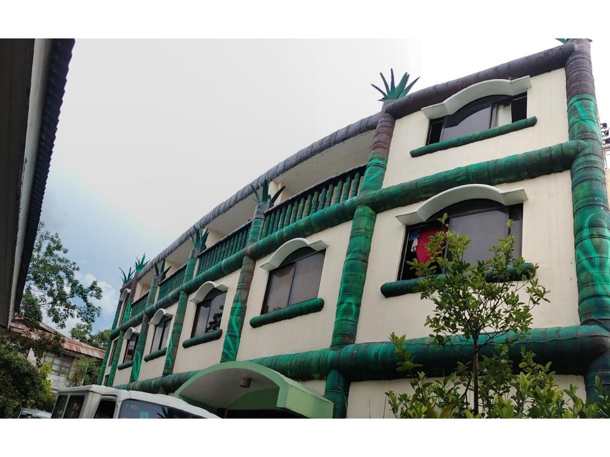 Oyo 800 Ddd Habitat Dormtel Bacolod Hotel Exterior photo