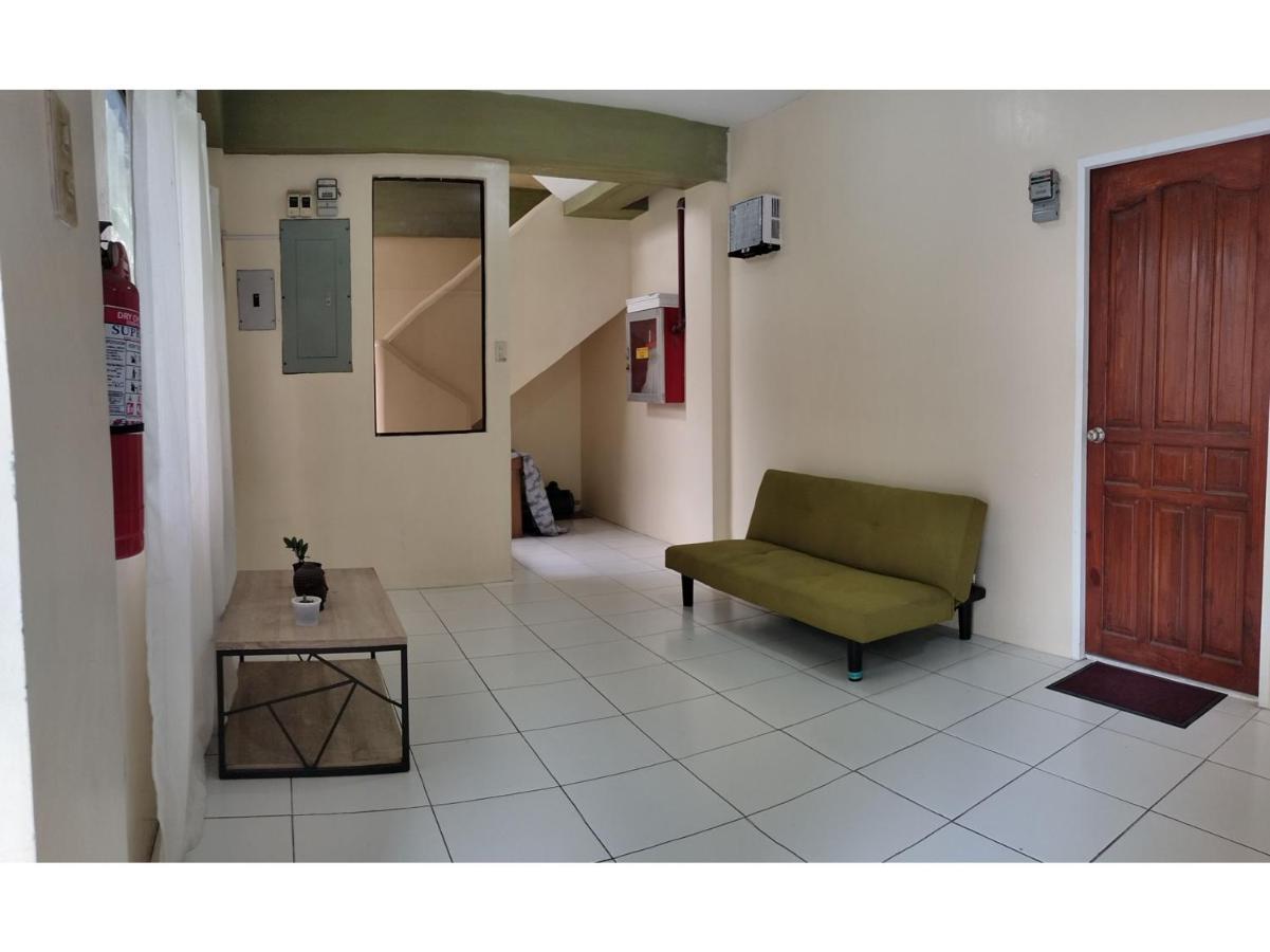 Oyo 800 Ddd Habitat Dormtel Bacolod Hotel Exterior photo