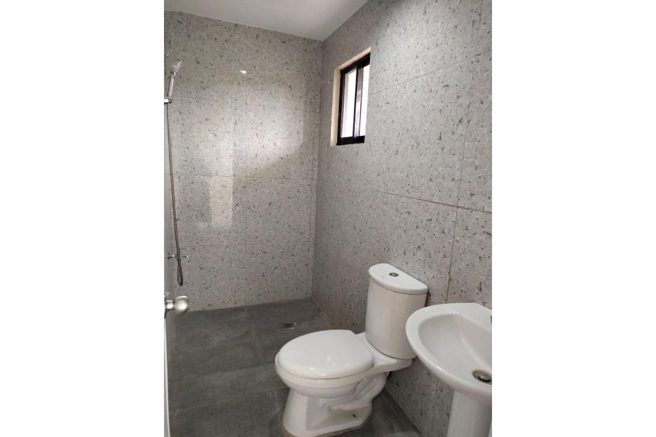 Oyo 800 Ddd Habitat Dormtel Bacolod Hotel Exterior photo