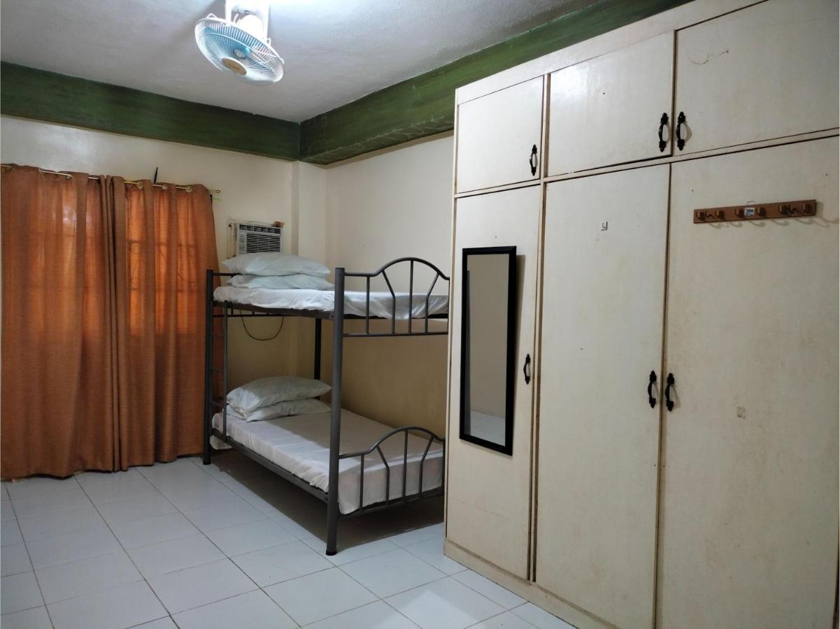Oyo 800 Ddd Habitat Dormtel Bacolod Hotel Exterior photo