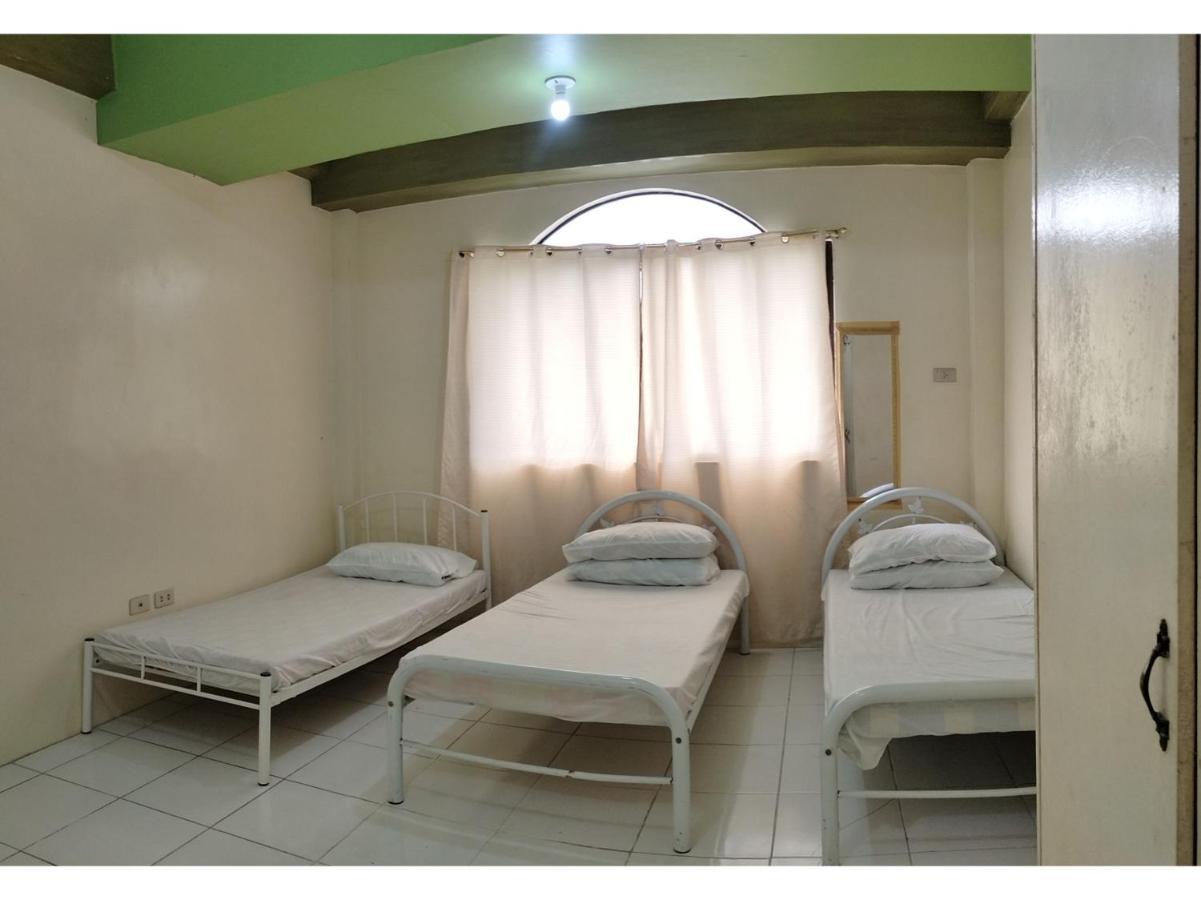 Oyo 800 Ddd Habitat Dormtel Bacolod Hotel Exterior photo