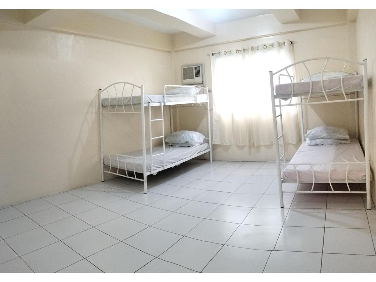 Oyo 800 Ddd Habitat Dormtel Bacolod Hotel Exterior photo