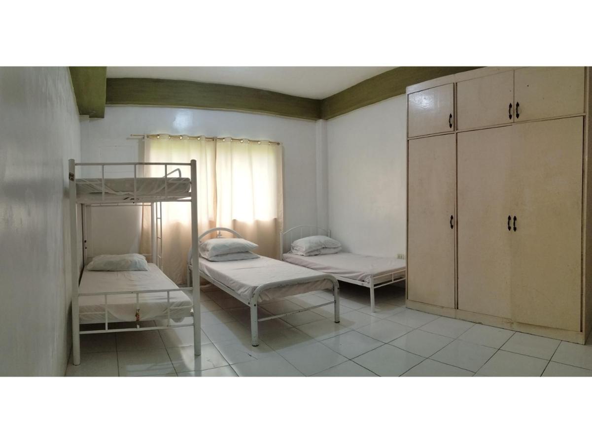 Oyo 800 Ddd Habitat Dormtel Bacolod Hotel Exterior photo