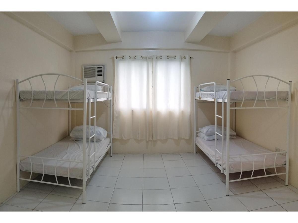 Oyo 800 Ddd Habitat Dormtel Bacolod Hotel Exterior photo