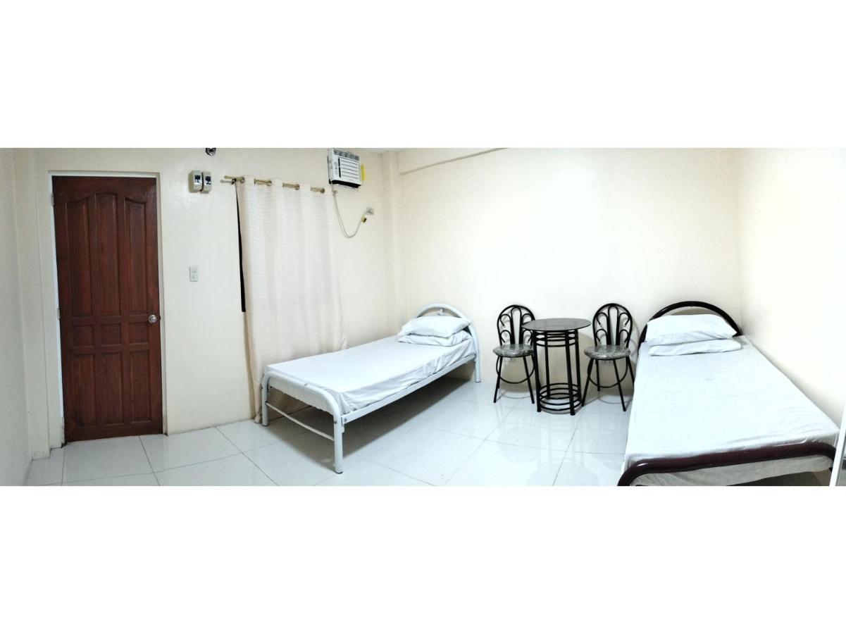 Oyo 800 Ddd Habitat Dormtel Bacolod Hotel Exterior photo