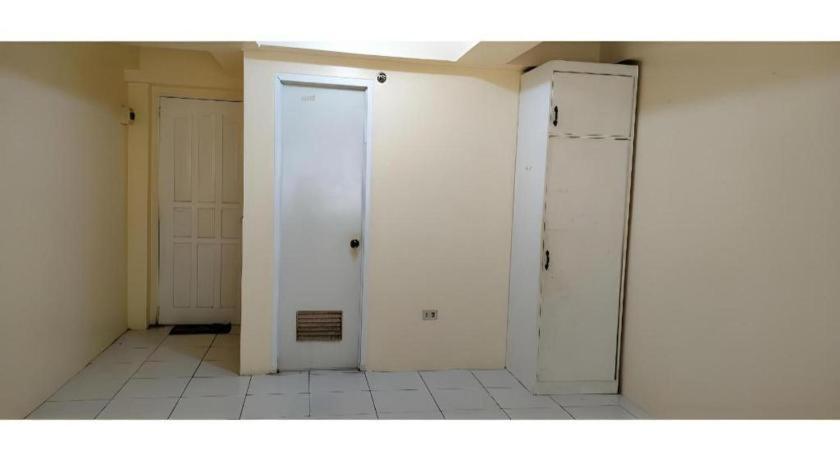 Oyo 800 Ddd Habitat Dormtel Bacolod Hotel Exterior photo