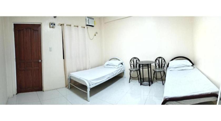 Oyo 800 Ddd Habitat Dormtel Bacolod Hotel Exterior photo