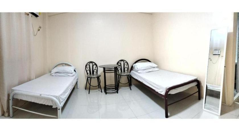 Oyo 800 Ddd Habitat Dormtel Bacolod Hotel Exterior photo