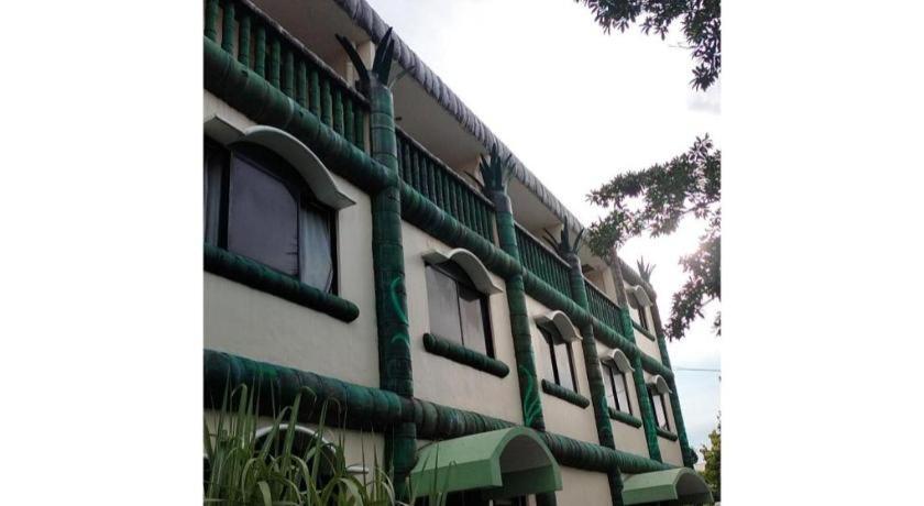 Oyo 800 Ddd Habitat Dormtel Bacolod Hotel Exterior photo